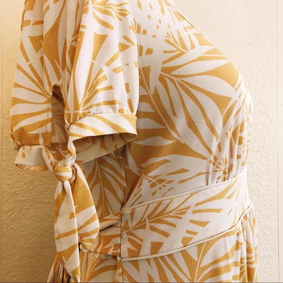 Yellow Leaf Print Dress - Picture 4 of 6